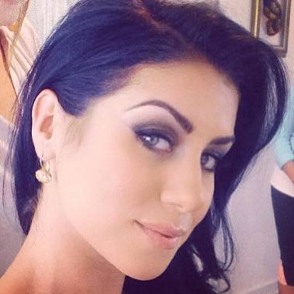 Meet your Posher, Victoria